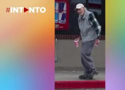 Gene Hackman nella sua ultima apparizione, era magrissimo, camminava vicino alla sua villa con un caffè in mano - VIDEO