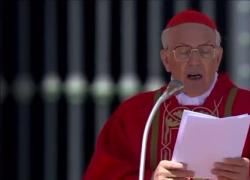 Funerali Papa Francesco, l’omelia del cardinale Re: “Pontefice ha elevato la sua voce implorando la pace, la guerra è solo morte e distruzione” – VIDEO