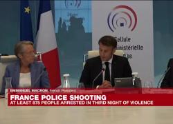 Rivolte in Francia, Macron va in tilt e parafrasa Gheddafi: "Colpa dei social network, dei videogiochi e dei cattivi genitori. Su TikTok vengono organizzati i raduni" - VIDEO
