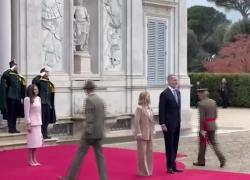 Roma, i reali di Spagna Felipe VI e Letizia in visita dal presidente Mattarella e dalla premier Meloni: "Paesi molto amici" - VIDEO