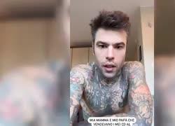 Fedez ricorda l'ex fidanzata Silvia Brigatti (con scambio di cuoricini): "Girava lei i miei primi filmati" - VIDEO