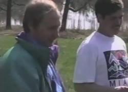 Russia, Putin 30 anni fa: capelli lunghi, tuta acetata e ping pong, spunta VIDEO inedito delle vacanze in Finlandia