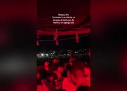 Osimhen in discoteca dopo Napoli-Modena, si arrabbia con un tifoso che lo filma e gli strappa il cellulare - VIDEO