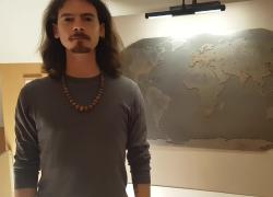Ferroni (artista): “Denuncio la crisi climatica, scarti industriali per realizzare le opere”