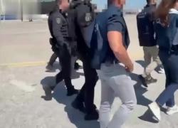 Villa Pamphilj, l'arrivo di Kaufmann in Italia, estradato dalla Grecia per omicidio di Anastasia e Andromeda, lui: "Mi hanno aggredito, denuncio tutti" - VIDEO