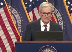 Fed taglia tassi di 0,25 punti e li porta tra 4 e 4,25, Powell: "Difficile equilibrio tra inflazione e debole mercato del lavoro" - VIDEO