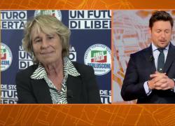 Andrea Giambruno: "La migrazione in Europa? Una transumanza", nuova gaffe sui meriti di Berlusconi - VIDEO