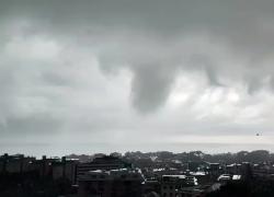 Maltempo Genova, tromba d'aria al porto di Pra', muraglione crollato in zona Pegli, esondato rio Fegino in Valpocevera - VIDEO