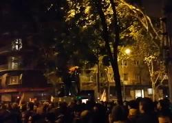 Spagna, accordo di governo tra il socialista Sanchez e i catalani, 8mila manifestanti protestano a Madrid - VIDEO