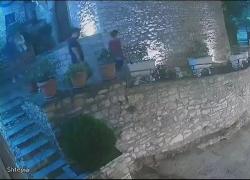 Tirana, turisti italiani fuggono dal ristorante senza pagare il conto, Meloni fa saldare l’Ambasciata alla "Amici miei" - VIDEO