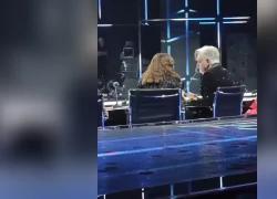 X Factor, Morgan e Ambra, lite furibonda nel fuorionda, vola un “vaffa” e Fedez scoppia a ridere - VIDEO