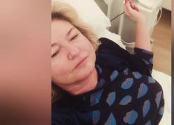 Monica Setta operata d'urgenza per un'ernia strozzata: "Mi bloccava l'intestino, avevo dolori così forti da non riuscire a respirare" - VIDEO
