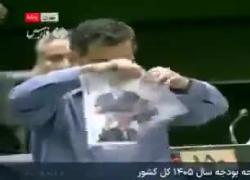 Iran, deputato strappa foto leader Ue, c'&egrave; anche Mattarella: "Risposta a provocazioni contro Khamenei", Tajani convoca ambasciatore - VIDEO