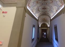 Riapre dopo otto anni, e per la prima volta al grande pubblico, il celebre Corridoio Vasariano che collega le Gallerie degli Uffizi a Palazzo Pitti 
