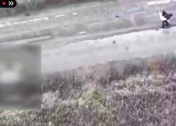 Ucraina, anziani inermi uccisi da droni militari ucraini mentre fuggono da guerra a Petropavlovka per salvarsi al fronte russo - VIDEO CHOC