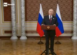 Nobel per la Pace, Putin appoggia Trump: "Premio privo di credibilità, il presidente Usa risolve crisi che durano da decenni" - VIDEO
