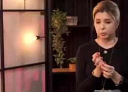 Ucraina, compagna dell'ex ministro Kuleba la spara e propone alle donne di riscaldarsi con vibratori: "Raggiungono i 38 &deg;C" - il VIDEO VIRALE