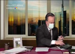 Fratelli di Crozza: Fontana "Stiamo vaccinando i parenti dei vip che ci possono sputtanare sui social"