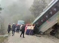 Incidente in Perù, autobus precipitato vicino Machu Picchu per un "errore dell'autista", 31 feriti tra cui 10 italiani - VIDEO