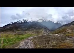 Cina, fuochi d'artificio esplosi ai piedi dell'Himalaya per spettacolo "Rising Dragon", governo apre inchiesta - VIDEO