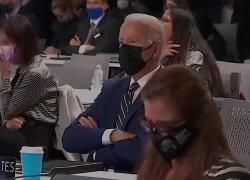 Cop26, Biden si addormenta durante il discorso sui diritti dei disabili: VIDEO
