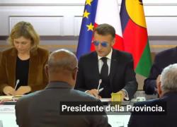 Macron con occhiali da sole all&rsquo;Eliseo per coprire occhio gonfio e arrossato, lui minimizza: &ldquo;Ho un problema benigno&rdquo; &ndash; VIDEO