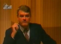 "Bombardamenti Uk su Dresda 1945 in 2 ondate per massimizzare vittime, attirando in citt&agrave; i soccorsi", il VIDEO della rivelazione di Irving