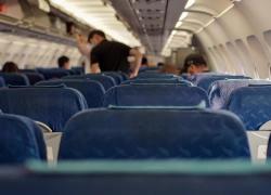 Sesso orale in volo nella cucina dell'aereo Swiss per Zurigo, membro dell'equipaggio registra il VIDEO