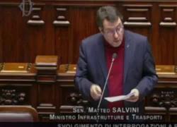 Ponte sullo Stretto, scontro alla Camera, Bonelli: "Niente prova sismica e del vento", Salvini: "Siete folli" - VIDEO