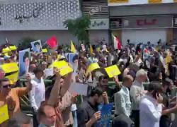 Iran, manifestazioni contro Israele in tutto il Paese: "Giorno della solidarietà nazionale, fedeli a Khamenei, morte a Tel Aviv" - VIDEO
