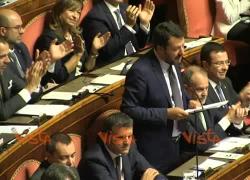 Bossi senatore a vita? Nel 2019 Salvini voleva abolirli: “Casta della casta”. VIDEO