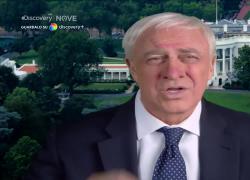 Fratelli di Crozza, il Politologo guerrafondaio Edward Luttwak: "Come nei film per apprezzare la felicità, devi passare attraverso la guerra"