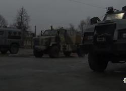 Ucraina, a Bucha in un VIDEO del 2 aprile la polizia di Kiev mostra "la pulizia della città", ma mancano i corpi senza vita