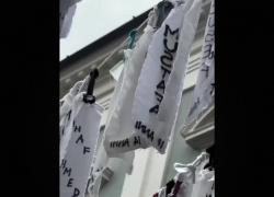 Brescia, 20mila strisce bianche di tessuto con nomi dei bambini uccisi a Gaza durante genocidio nel cortile del Centro per Nuove Culture - VIDEO