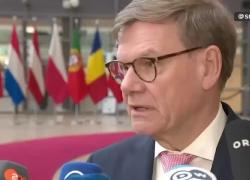 Russia, Germania ignora negoziati di pace e approva altri €3mld in aiuti militari a Kiev, ministro Wadephul: "Sostegno incrollabile" - VIDEO