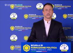 Fratelli di Crozza, Salvini: "Le offese, le denunce, le indagini, sono solo medaglie." Salvo accorgersi di essere un pallone gonfiato