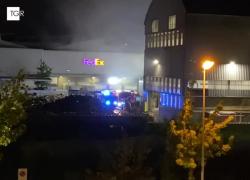 Bolzano, esplosione in un capannone della fabbrica Aluminium, lo scoppio e poi l'incendio, 8 feriti, 4 gravi - VIDEO