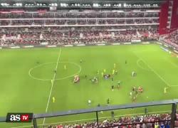 Javier Altamirano, malore improvviso in campo per il giocatore dell'Estudiantes, "attacco convulsivo", sospesa partita col Boca - VIDEO