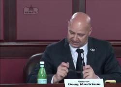 Covid, medico Usa rivela che "le iniezioni mRNA stanno uccidendo i bambini. Subito ritiro del vaccino dal mercato" - VIDEO