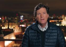 Tucker Carlson intervista Putin, è il primo reporter Usa a farlo da inizio guerra: "Copertura mediatica distorta a favore di Kiev", ma l'Occidente lo condanna: "Idiota" - VIDEO