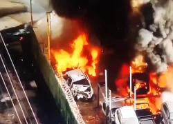 Santiago del Cile, esplosione dopo scontro tra 2 camion di cui uno trasportava gas, almeno 3 morti e 10 feriti - VIDEO