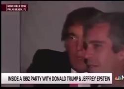 Trump alle feste di Epstein, il VIDEO del party del 1992 nella tenuta del tycoon a Mar-a-Lago con pacca sul sedere ad una ragazza