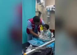 Gaza, bambina ferita trema e piange dalla paura in ospedale dopo il bombardamento della sua casa nella Striscia - VIDEO