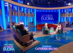  Sandra Milo, l'ultima apparizione in Rai a La volta buona di Caterina Balivo per parlare della sorella morta - VIDEO 