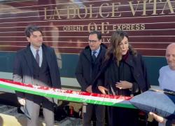 G7 Turismo, ministri si sono diretti con treno storico verso il borgo medievale di Monteriggioni, nella provincia di Siena 