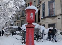 Usa, bufera di neve nel Nord-Est, a New York uffici e scuole chiuse, oltre 5000 voli cancellati, 600mila case senza corrente - VIDEO