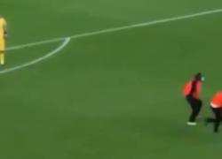 Italia-Inghilterra, invasione di campo per bloccare la finale: IL VIDEO