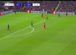 Liverpool Inter sospesa per 4 minuti: cosa è successo. Medici sugli spalti. VIDEO
