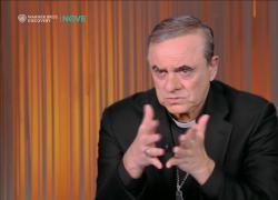 Fratelli di Crozza, Becciu: "Quando entri in Vaticano come Cardinale c'è proprio la scritta, non avrai altro nikkei all'infuori di me"