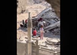 Gaza, raid Idf su Khan Younis e Bureij, continuano demolizioni in Striscia e Cisgiordania; Hamas restituisce corpo ostaggio Itay Chen - VIDEO